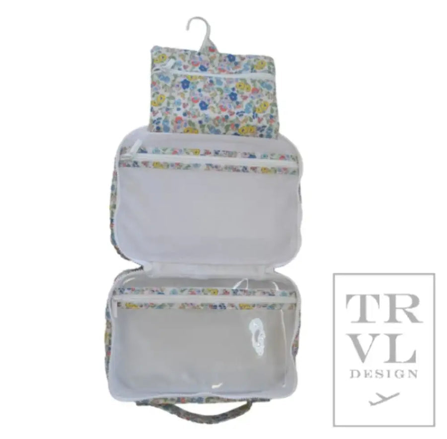 Bundle Up - Hanging Toiletry Bag