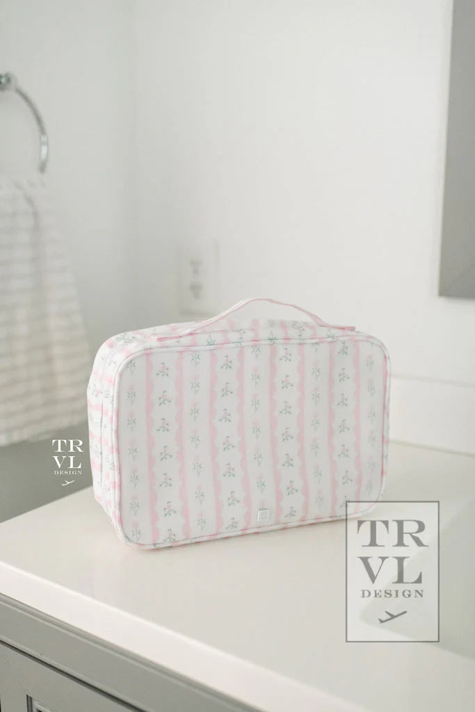 Bundle Up - Hanging Toiletry Bag