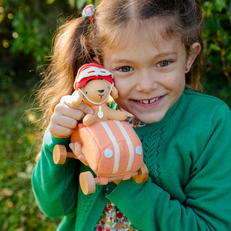 Holdie Dog-Go Racer Girl