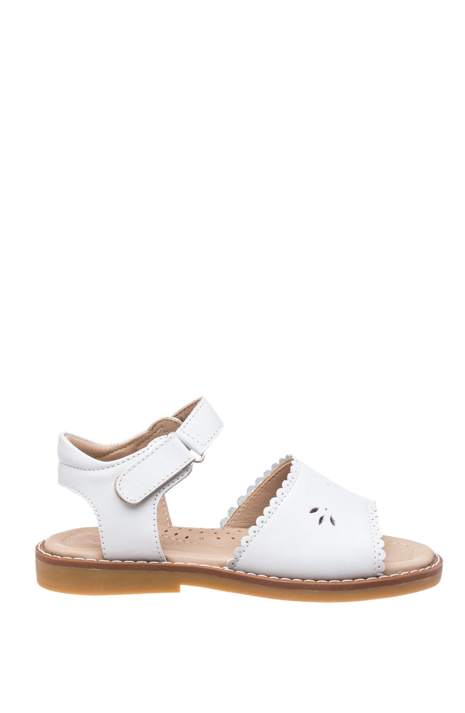Classic Sandal with Scallop
