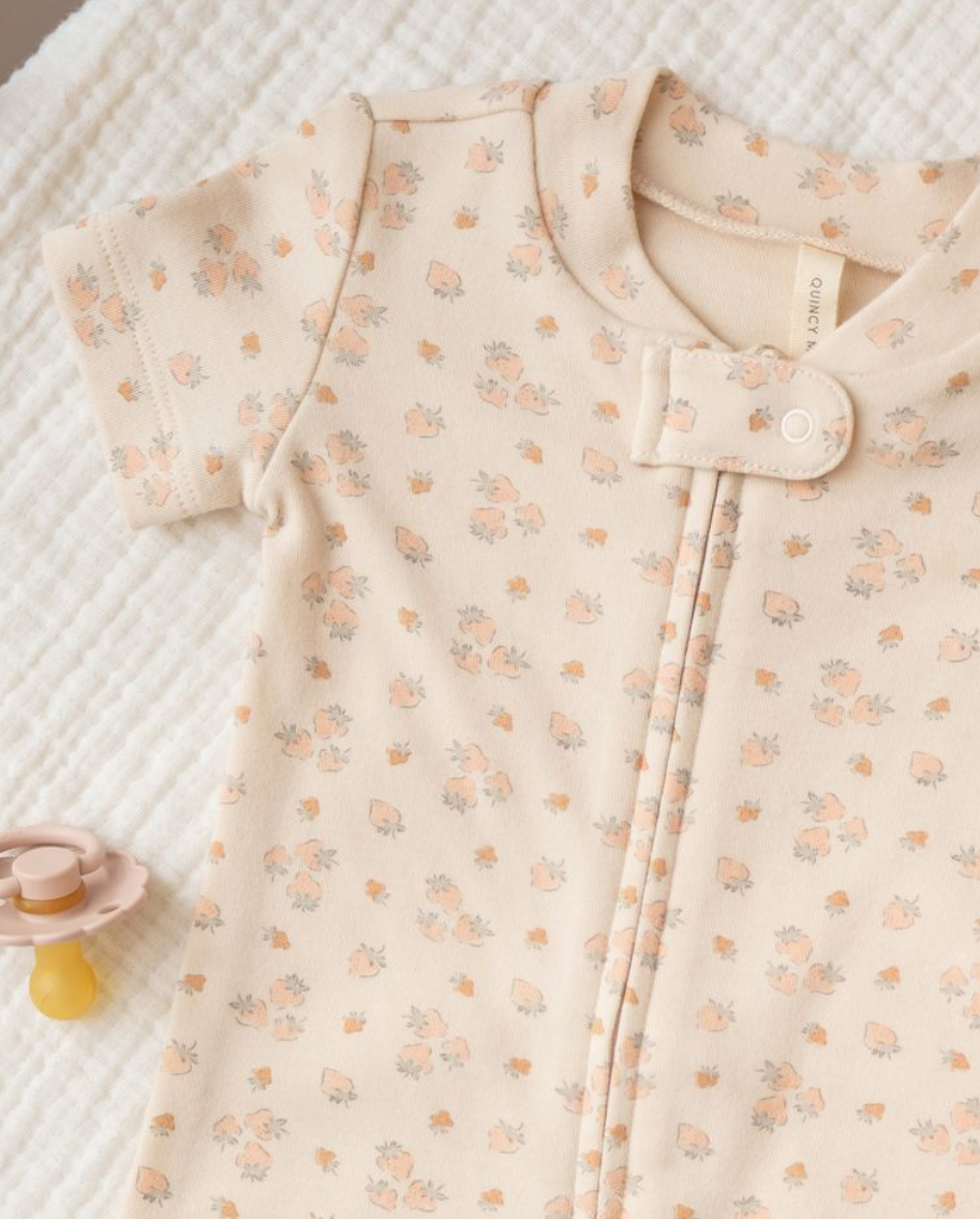 ZIP SHORT SLEEVE SLEEPER | STRAWBERRIES